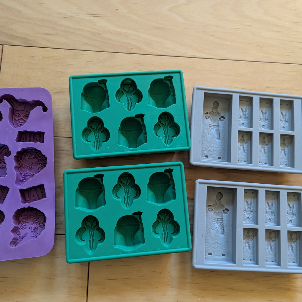 Star Wars Silicone Boba Fett & Grogu Candy Molds in Green and White